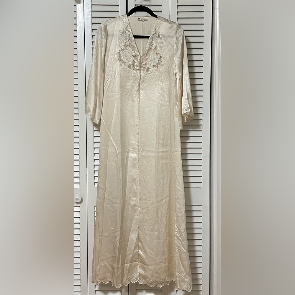 Vintage Peony 100% Silk Robe Made in Shanghai - Size 34